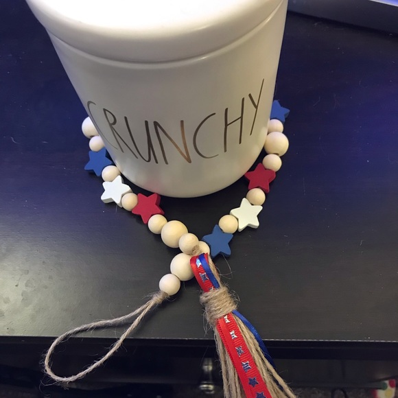 Patriotic farmhouse Beaded Garland - Picture 2 of 3